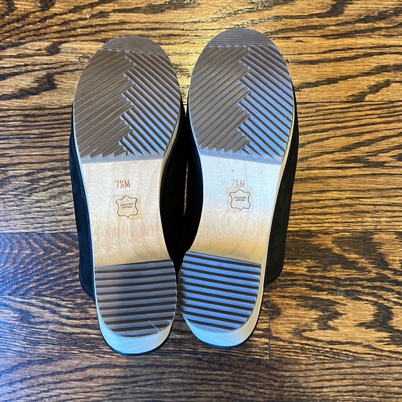 Ann Taylor Loft Black Suede Clogs in size 7.5 never worn - Picture 3 of 7